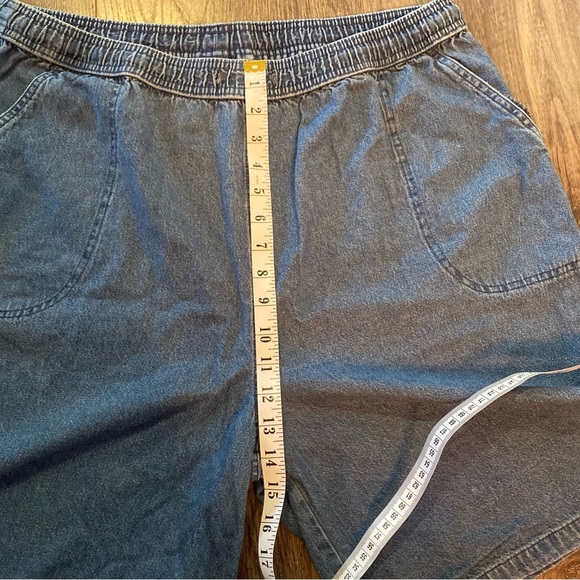 Vintage jean shorts mom style elastic waist denim shorts embroidered fish detail - Picture 8 of 11